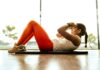 근육 건강, 일상 속 작은 변화로 지키는 최신 트렌드 woman exercising indoors